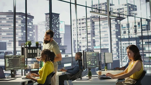 In-House vs. Outsourced Development in Dubai: Which is the smartest financial decision for your project?